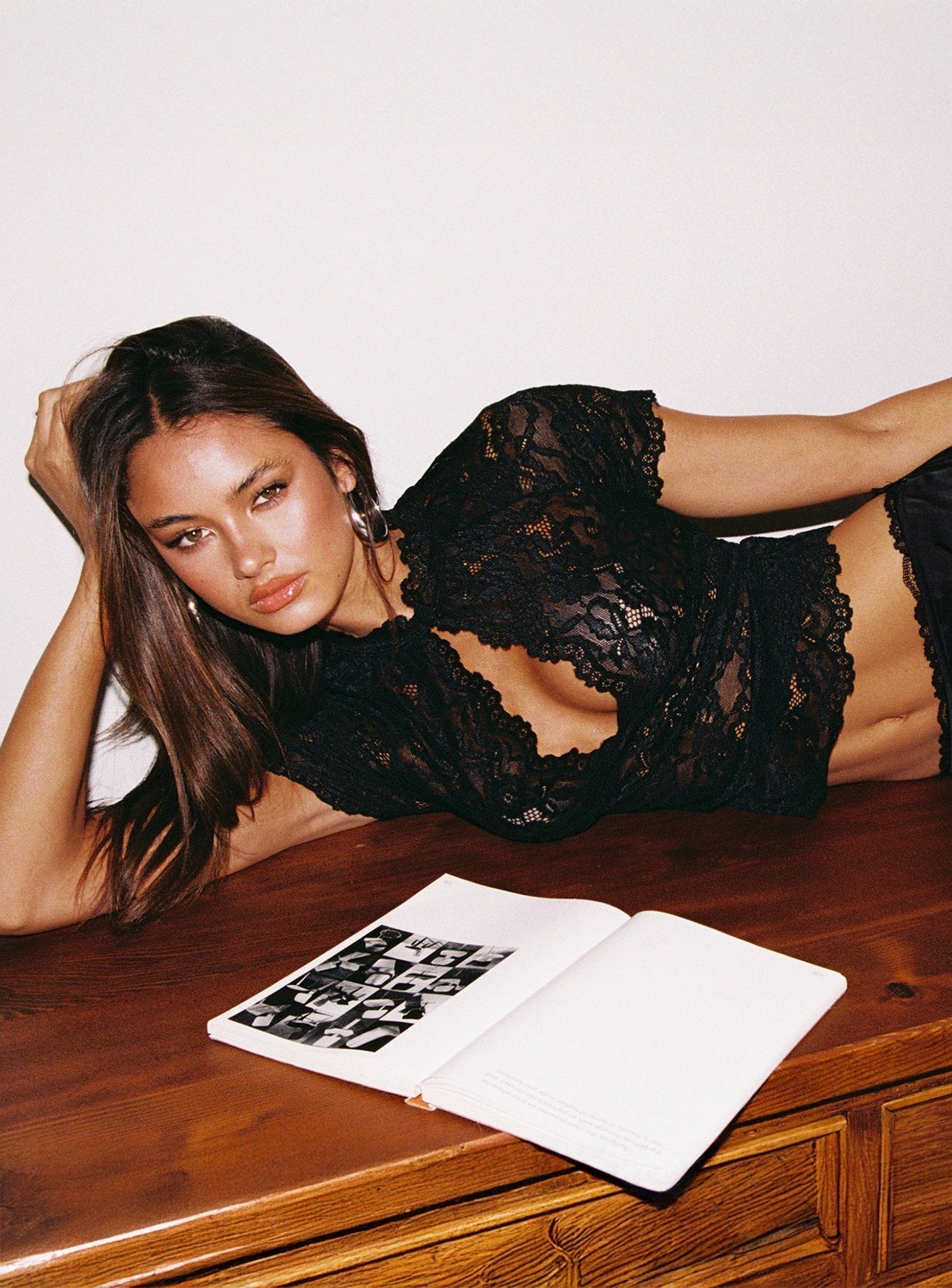 Quinbie Lace Short Sleeve Top Black